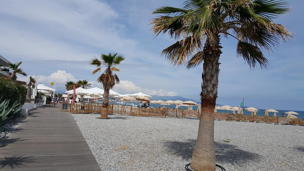 Baie Des Anges Appartement Bis Villeneuve-Loubet Exterior foto